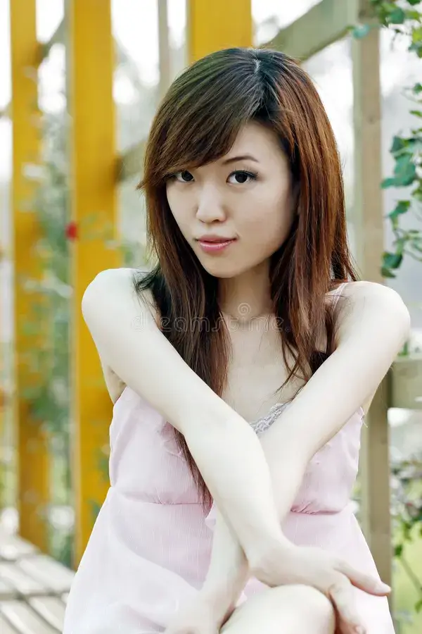 Outdoor Summer Portrait of Young Woman